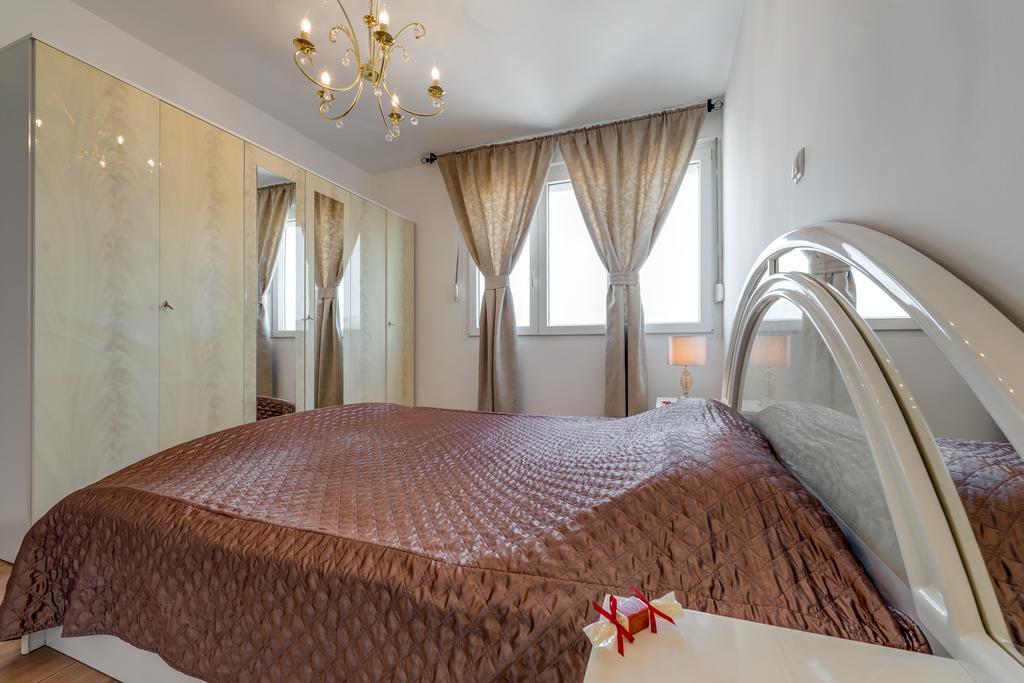 Apartment Noa - Self Check In Сплит Экстерьер фото